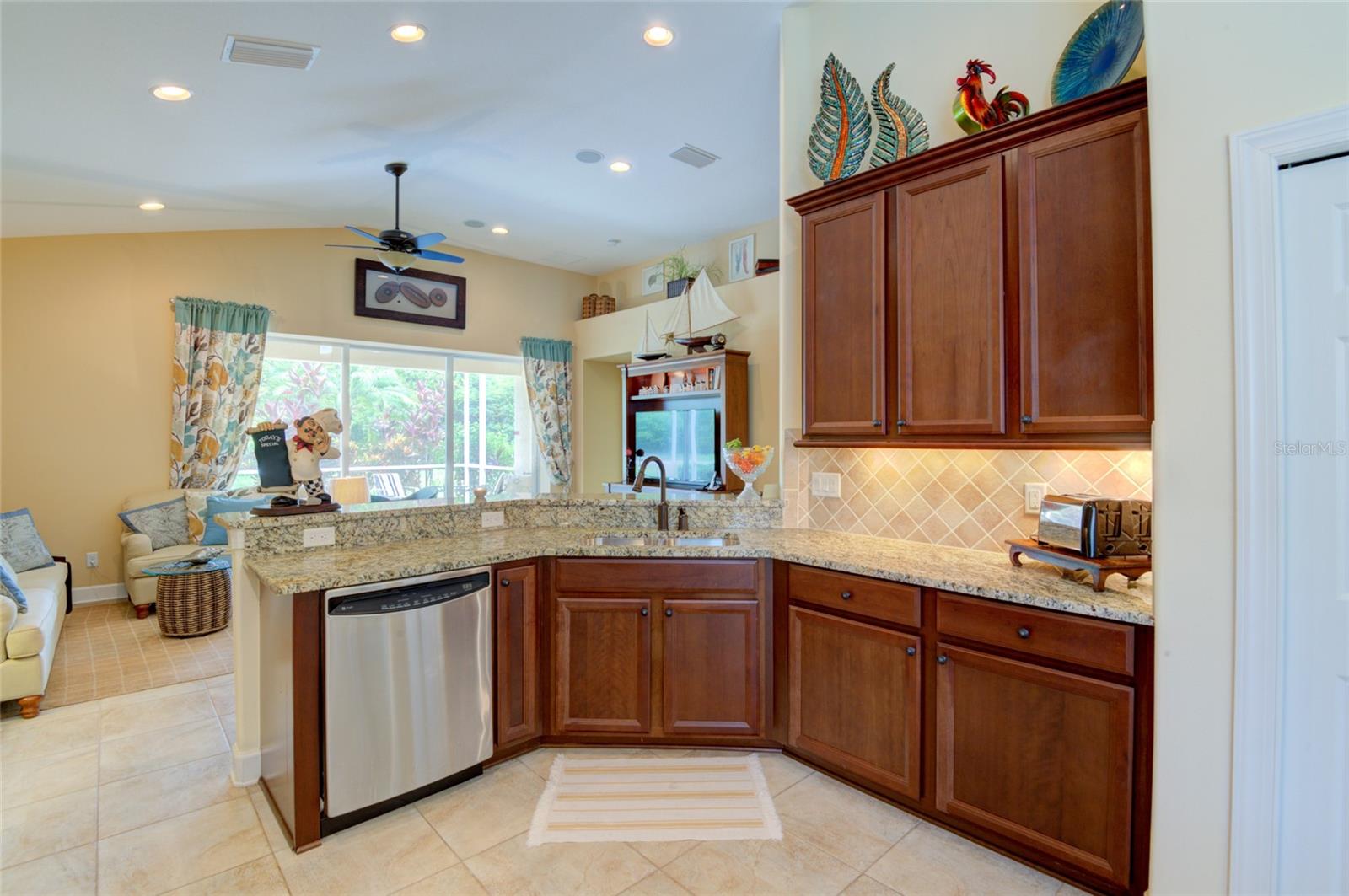 VERONA RESERVE - Residential