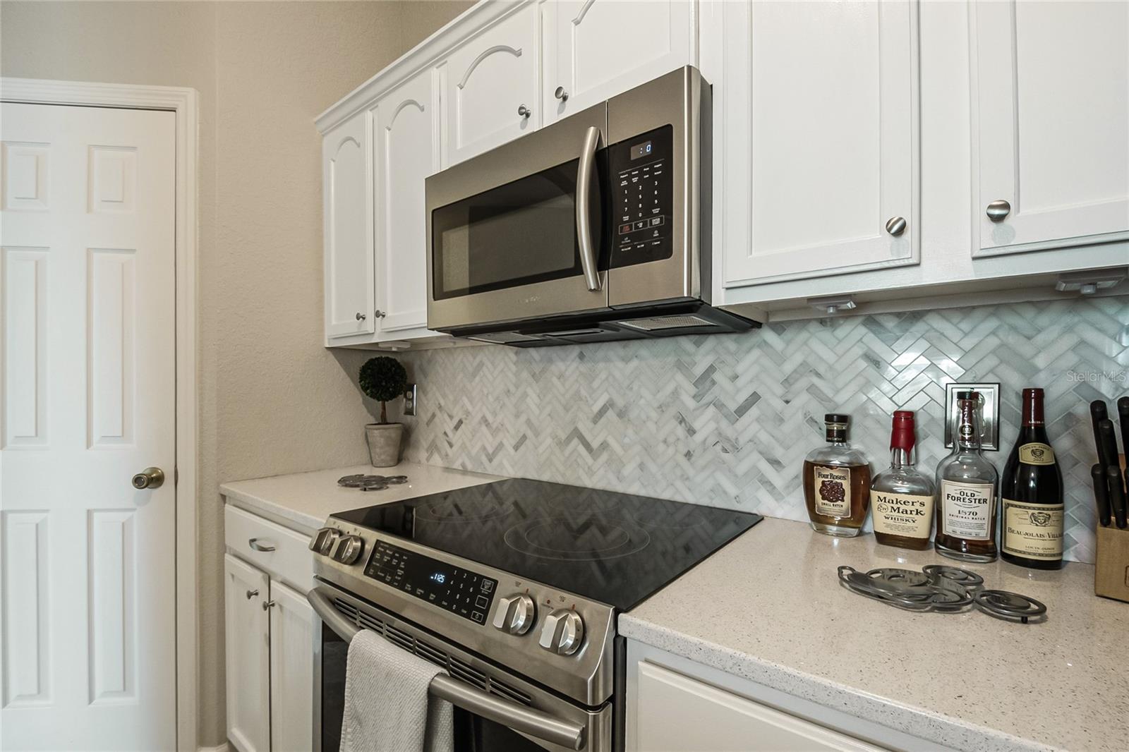 VENTURA AT WINDSOR HILLS CONDO PH 6 - Residential