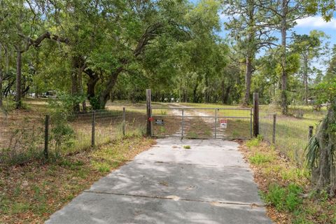 A home in LECANTO