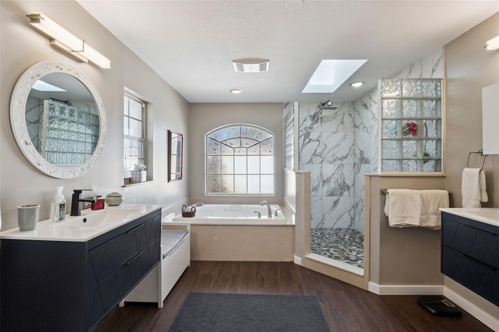 SILVER MDWS - Residential