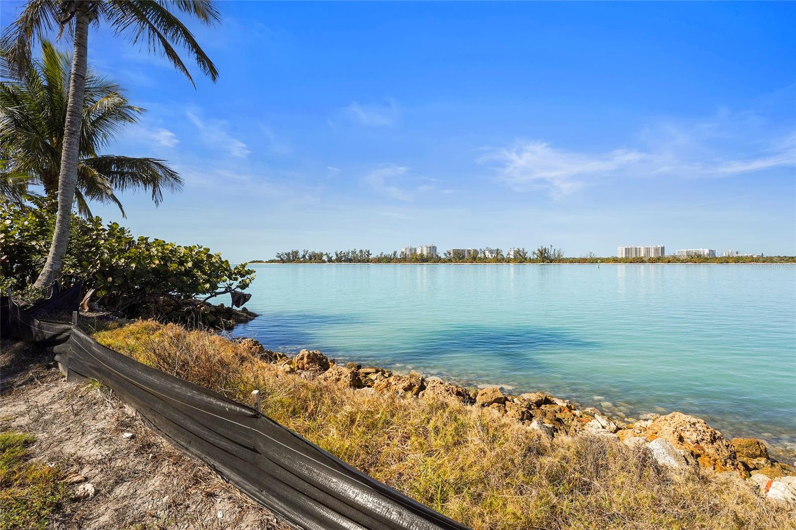 SIESTA REV OF - Land