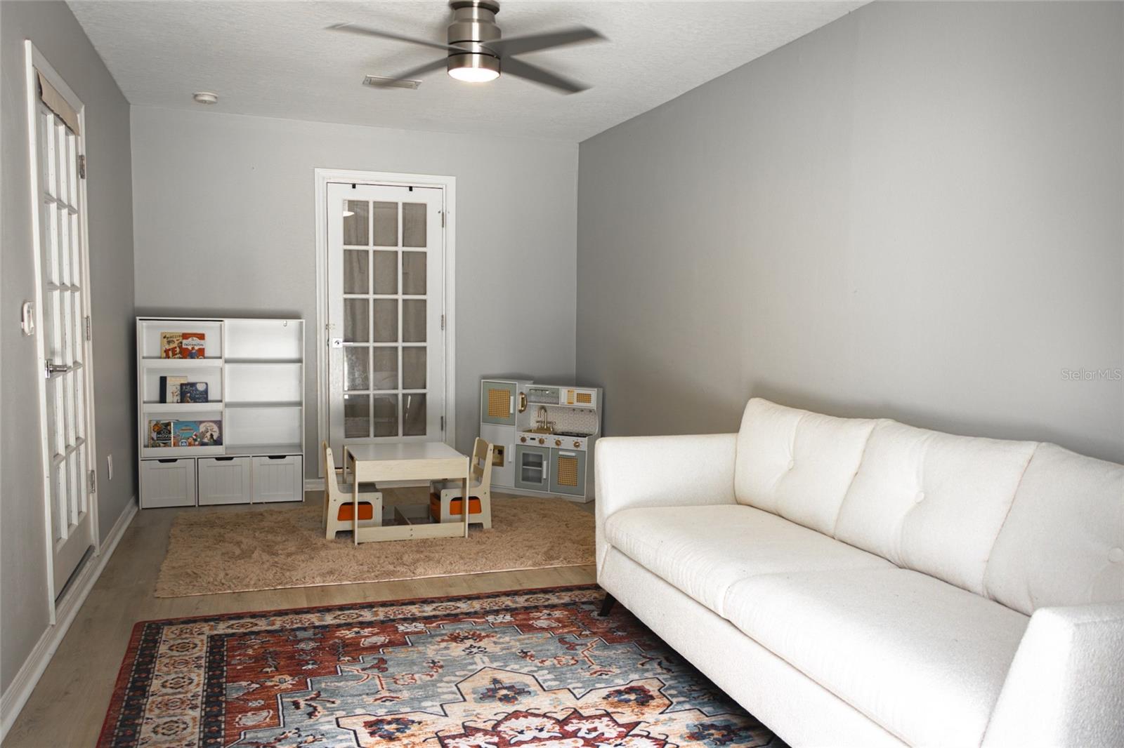 7413 LAKESHORE DRIVE