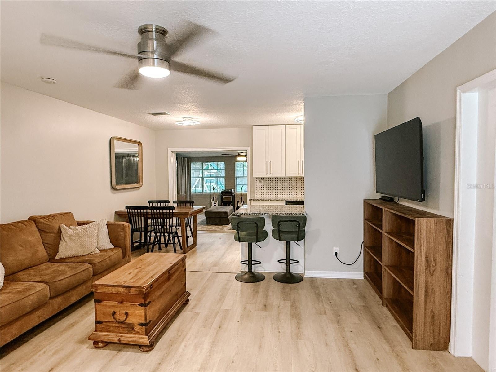 7413 LAKESHORE DRIVE