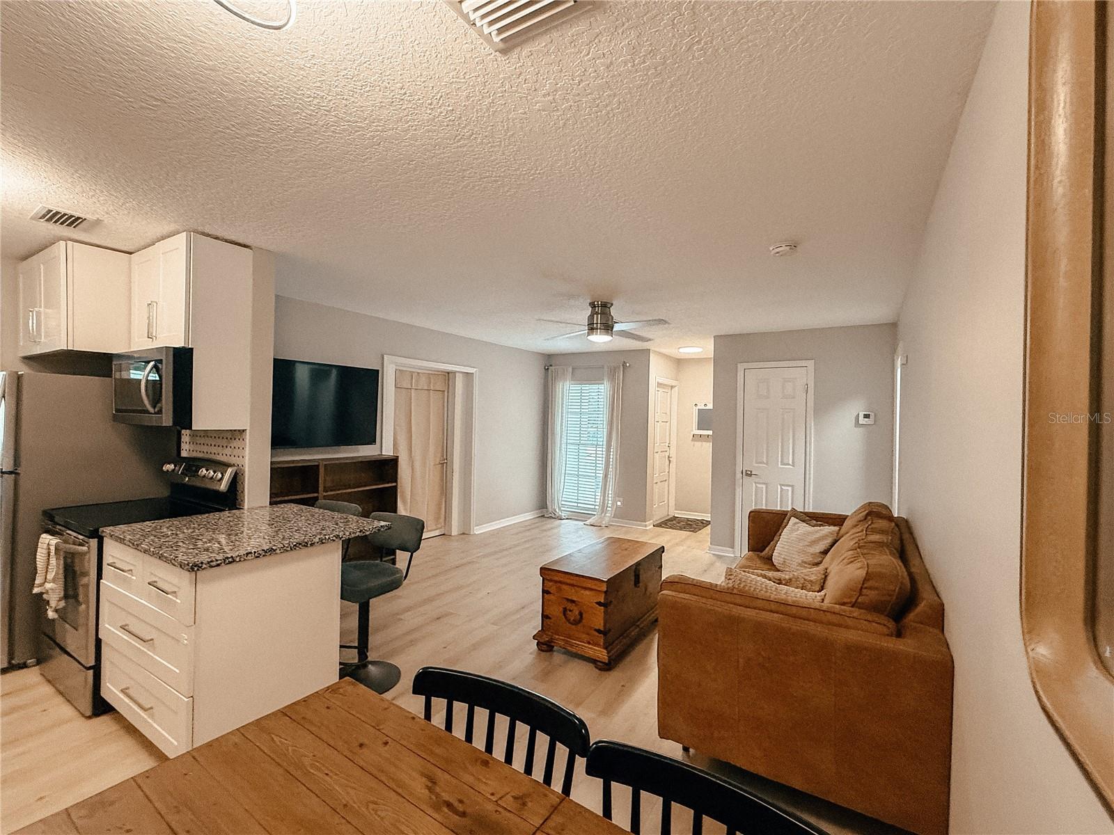 7413 LAKESHORE DRIVE