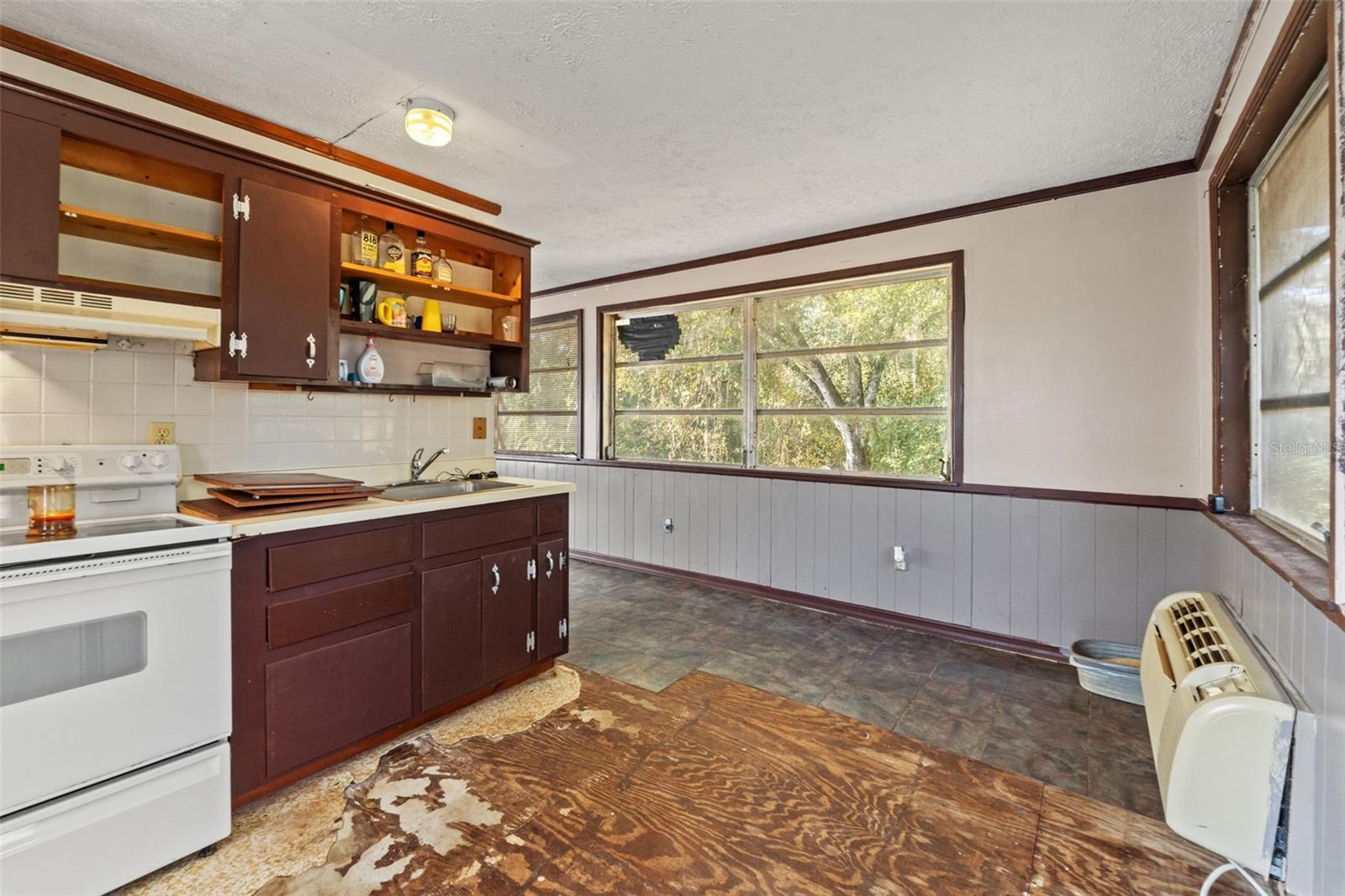 CAMELOT - Residential