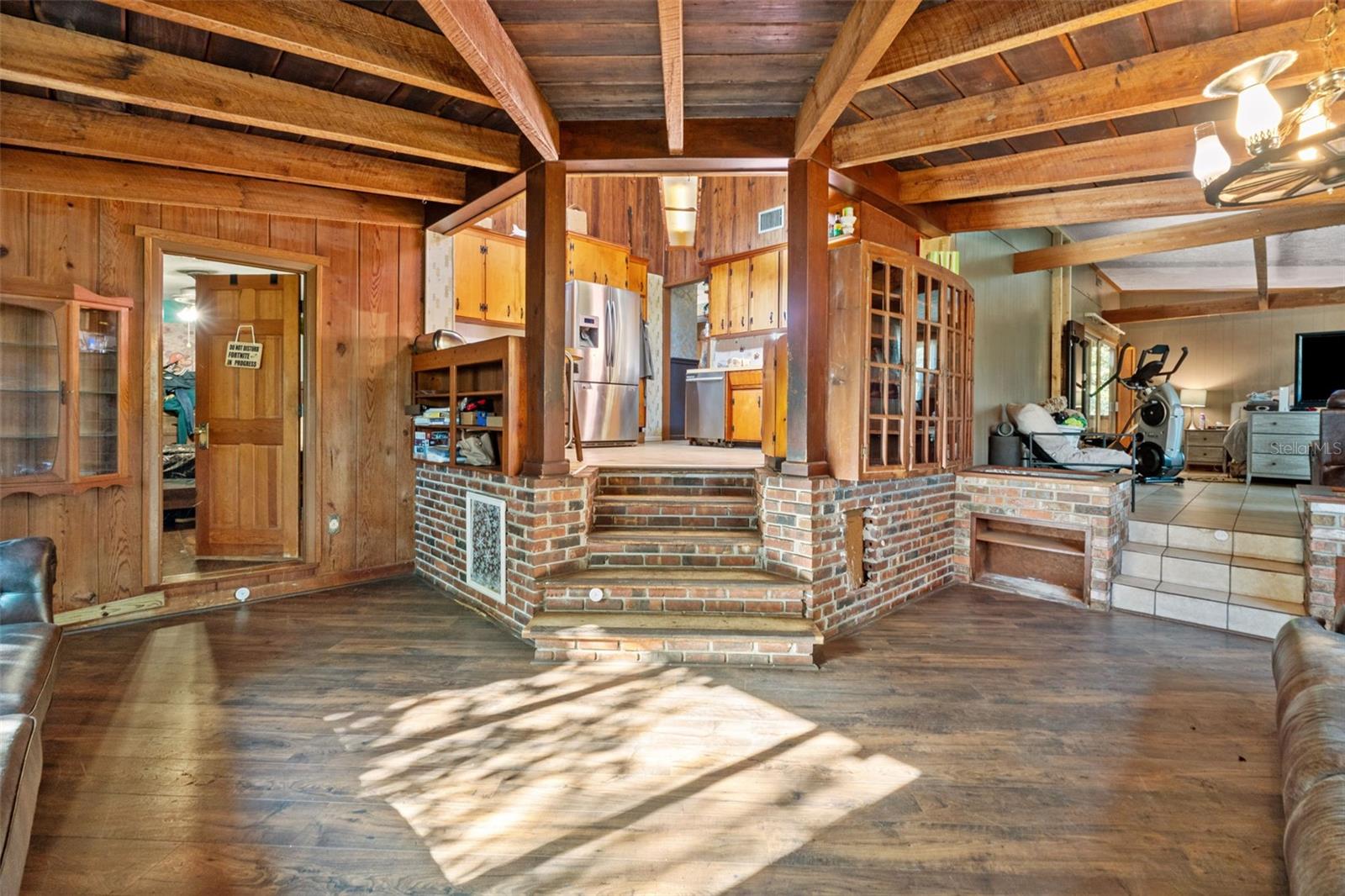 CAMELOT - Residential