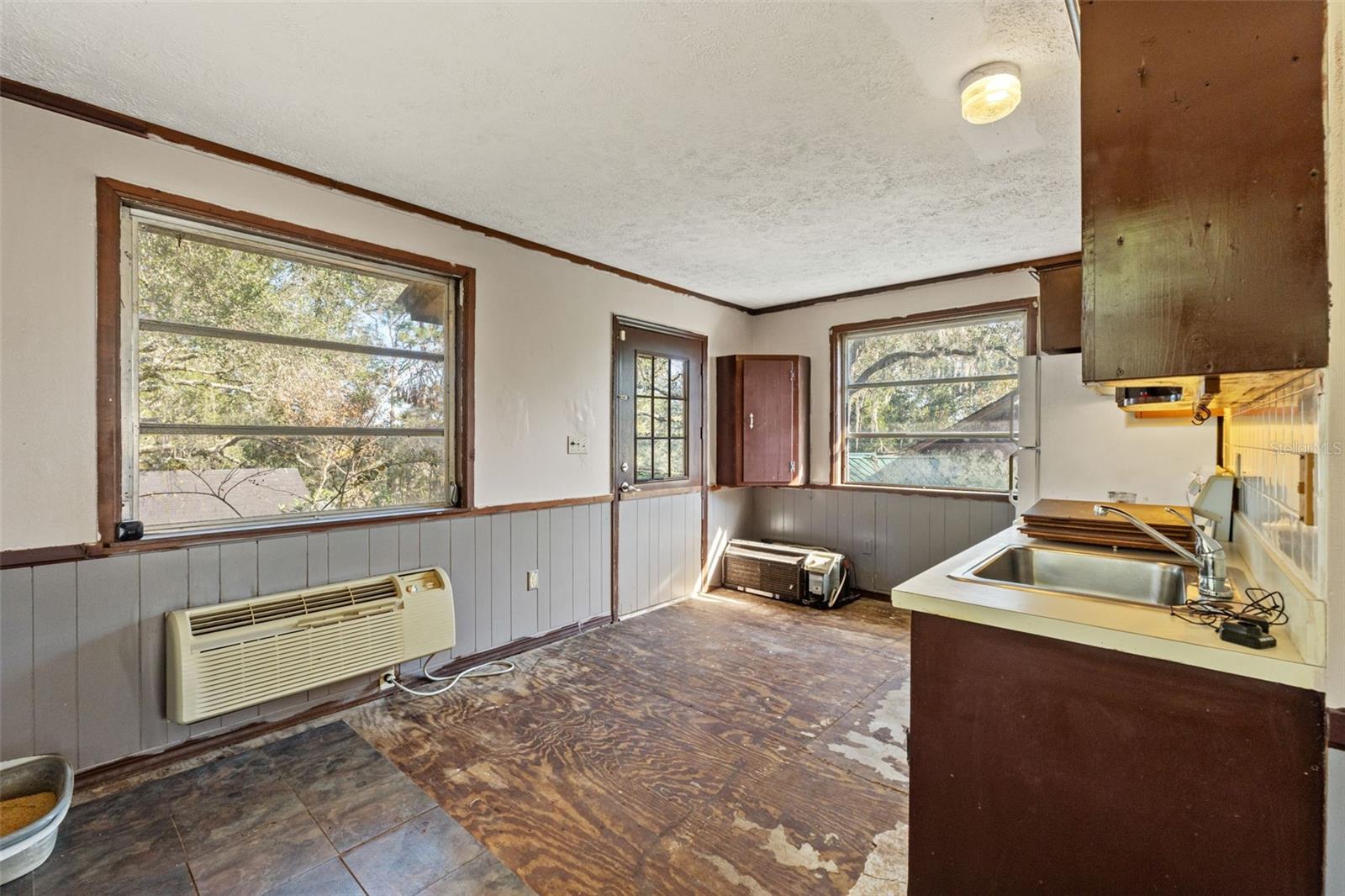 CAMELOT - Residential