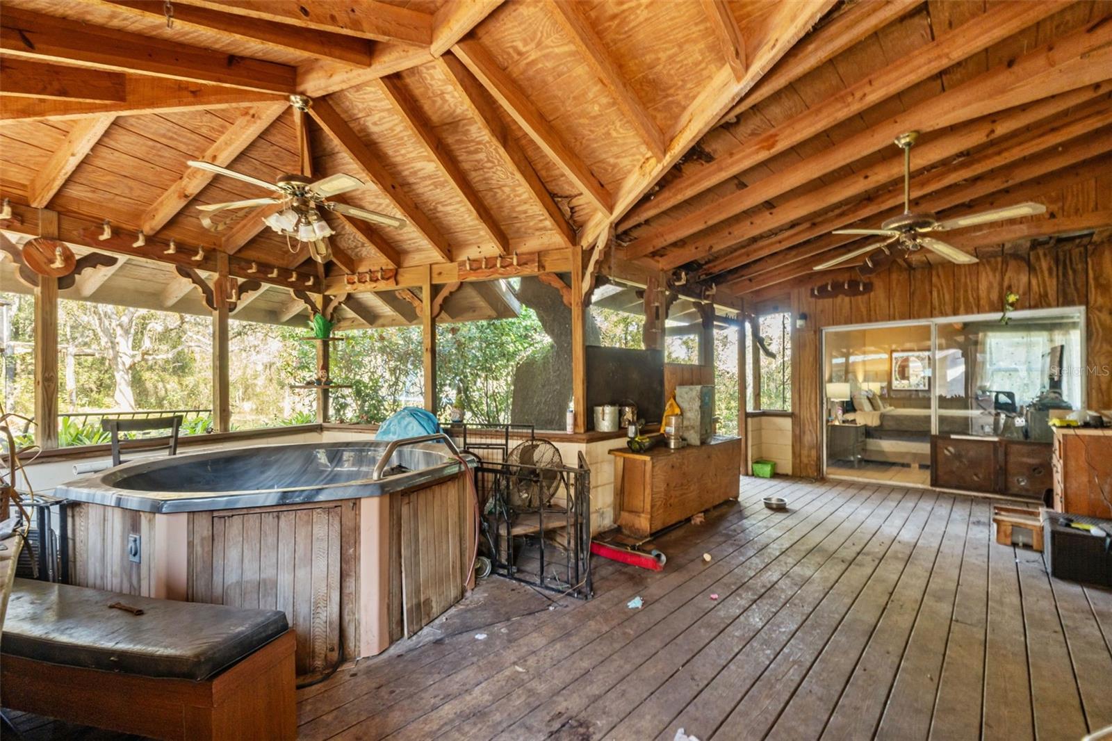 CAMELOT - Residential