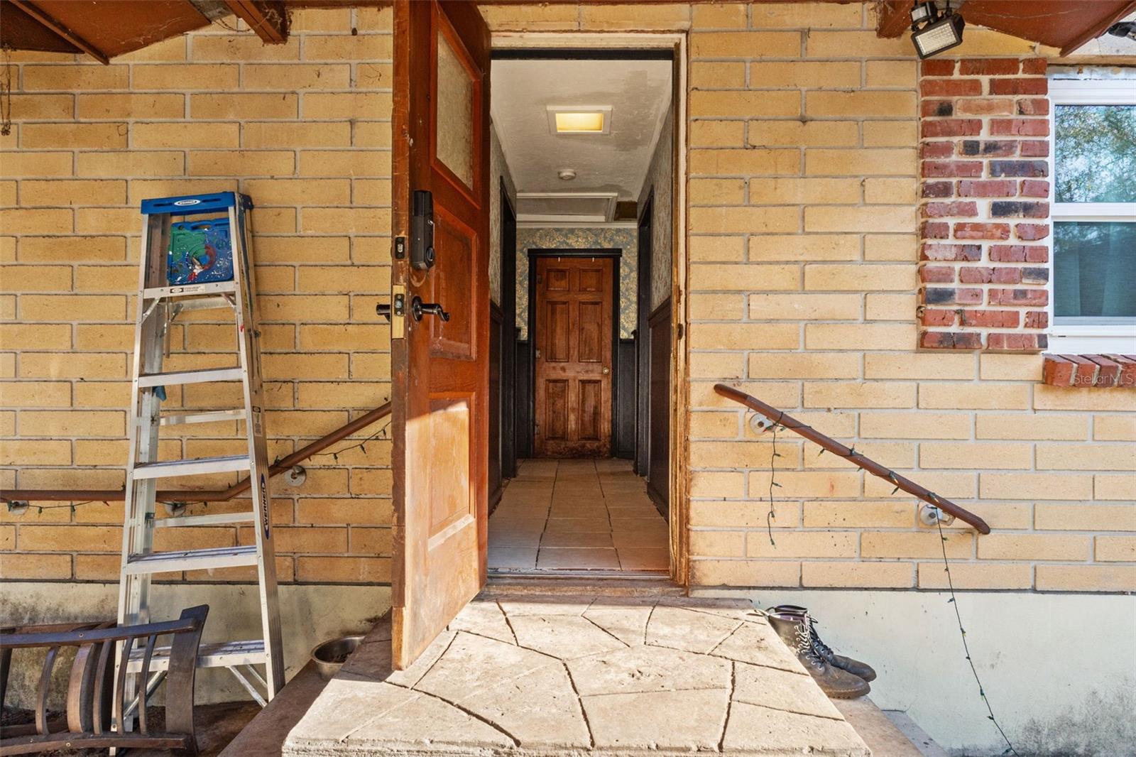 CAMELOT - Residential