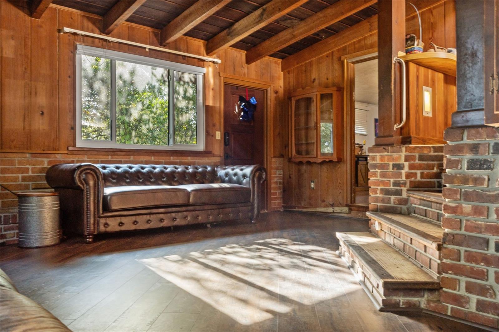 CAMELOT - Residential