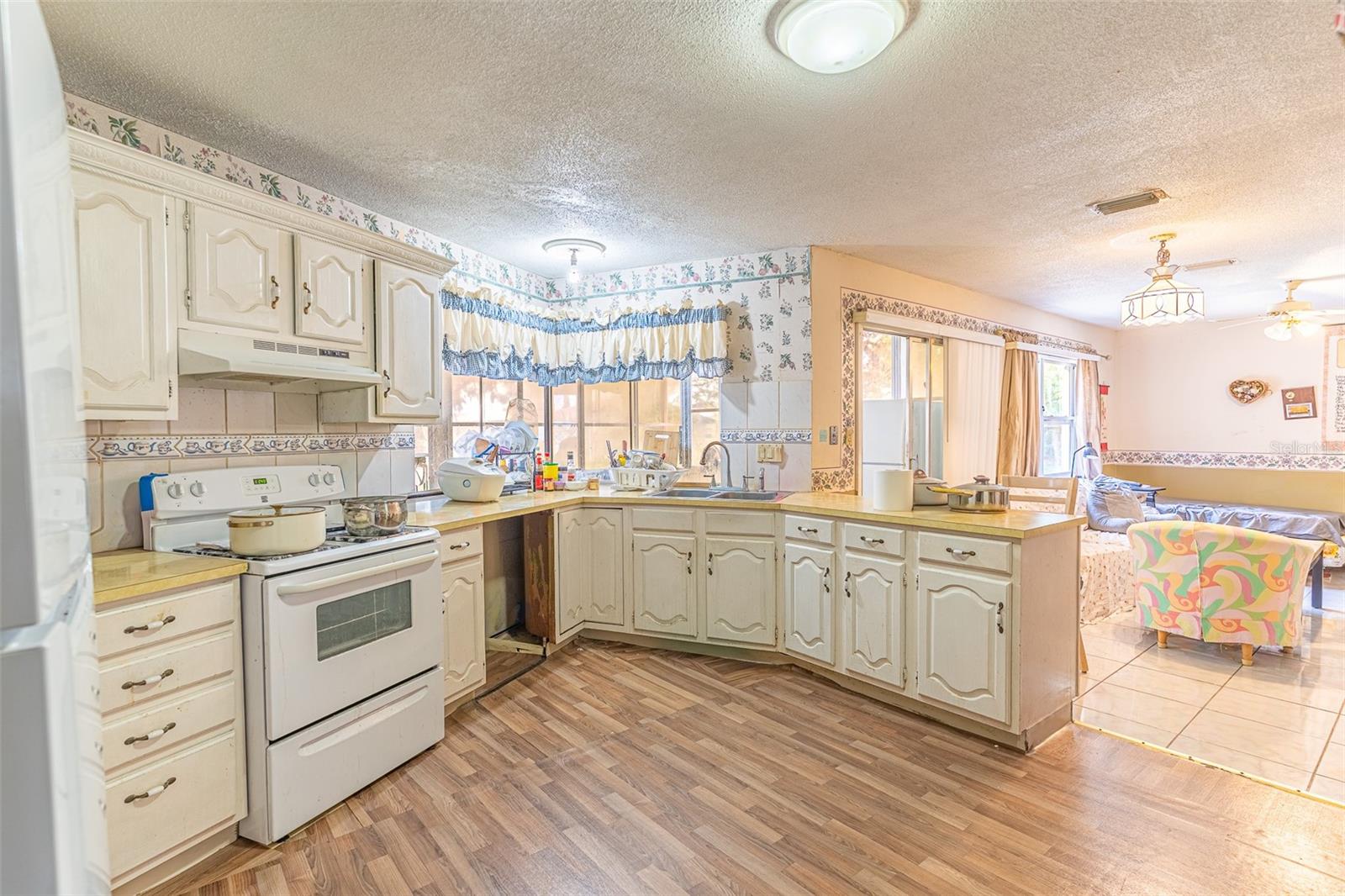 GRAND PRIX HEIGHTS - Residential