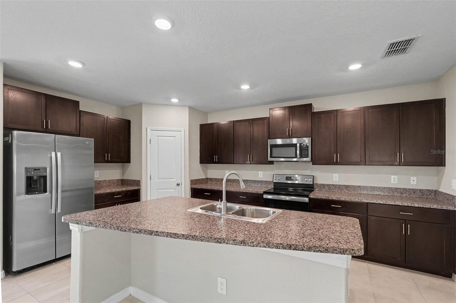 15535 MILLER CREEK DRIVE, SUN CITY CENTER, FL, 33573 4 15535 MILLER CREEK DRIVE
