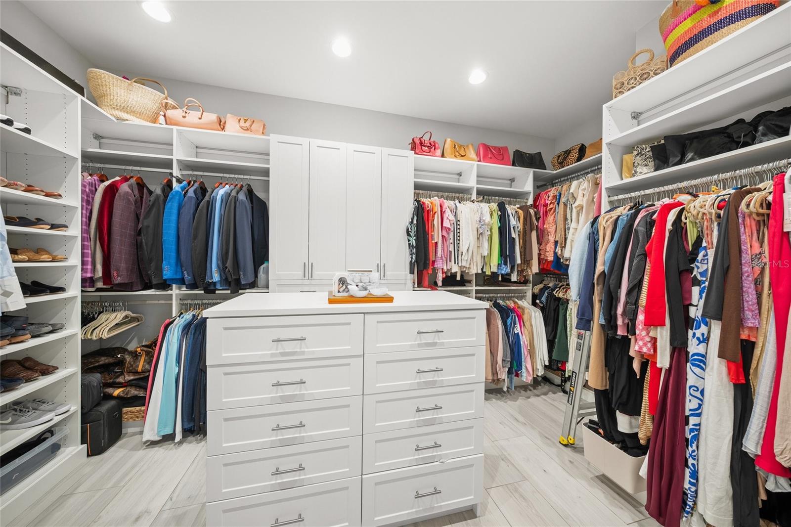 SIESTA COVE SUB - Residential