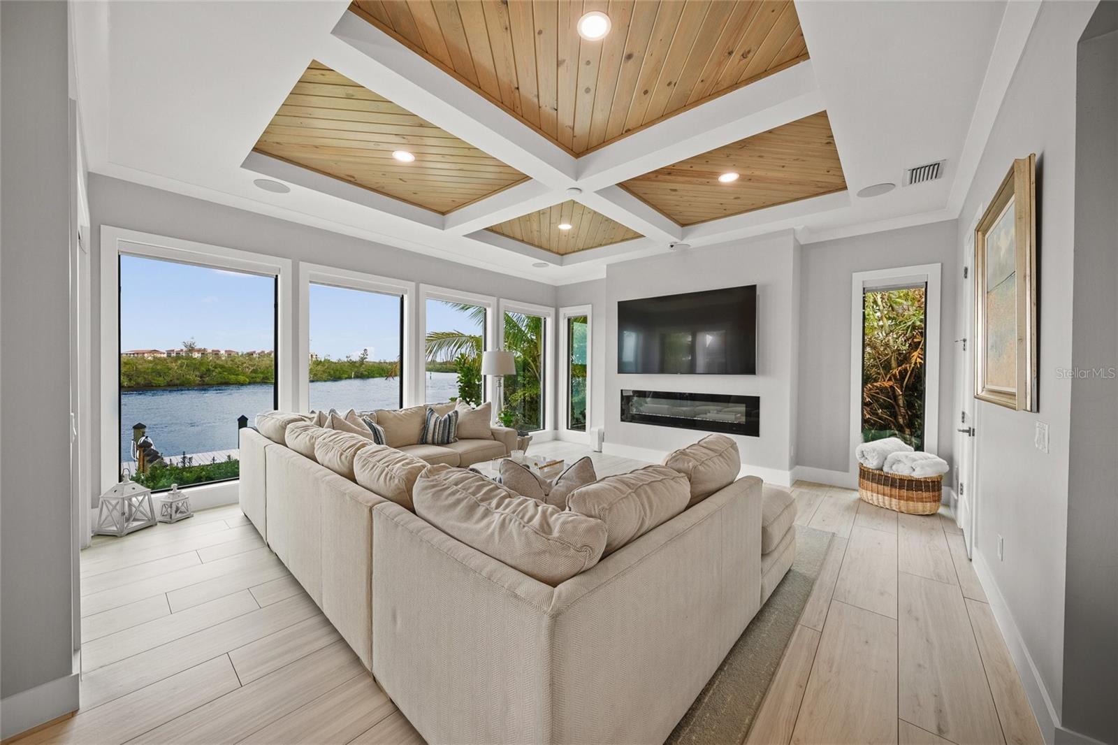 SIESTA COVE SUB - Residential