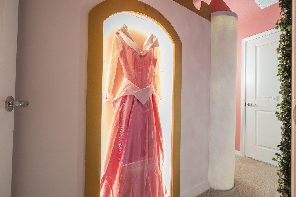 WINDSOR ISLAND RESIDENCE PH 3 - Residential