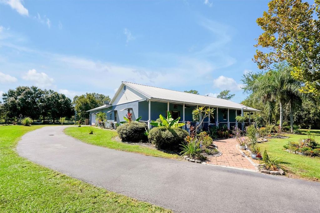 Photo of 4540 Pine Tree Dr, Saint Cloud, FL 34772 (MLS # S5137084)