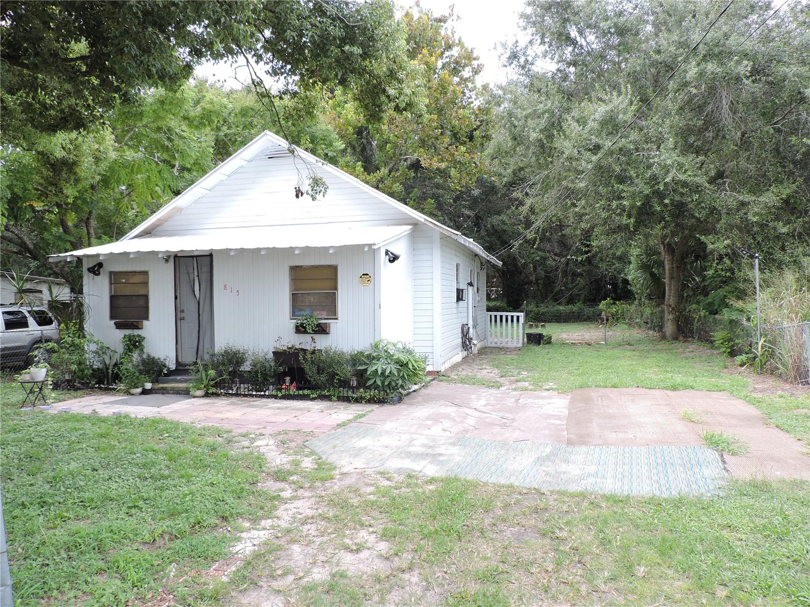 INVESTOR SPECIAL !!! DON'T DELAY CALL TODAY FOR THIS UNIQUE INVESTMENT PROPERTY. LOCATED IN LAKE WALES FLORIDA AT THE CROSS ROADS OF HWY 60 AND US HWY 27. THERE ARE 4 PROPERTIES WITH 5 UNITS, 3 SINGLE FAMILY HOMES AND A DUPLEX. THERE IS ALSO A VACANT LOT, 96 MULBERRY ST. ALL UNITS ARE CURRENTLY RENTED.