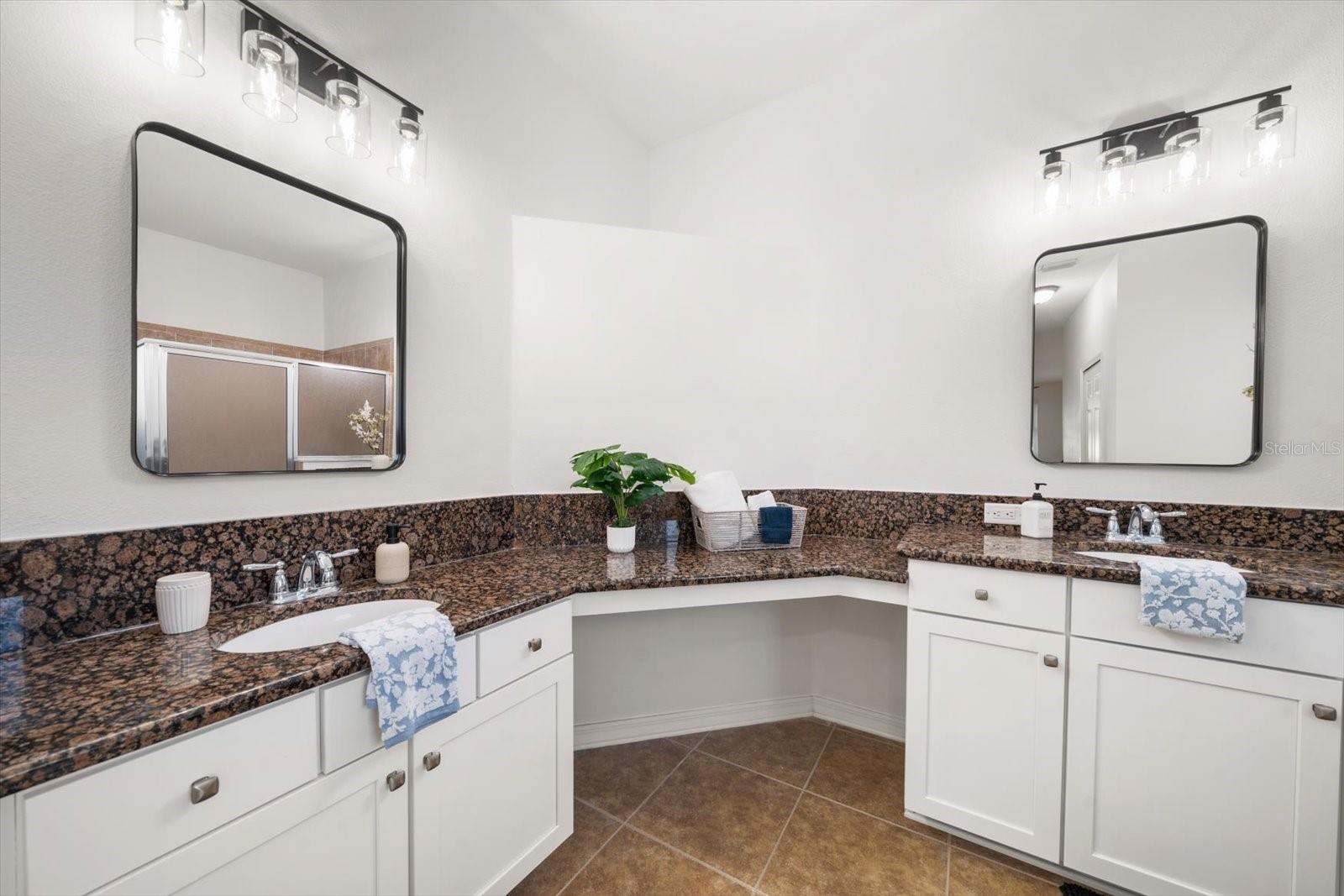 KENSINGTON ISLE - Residential