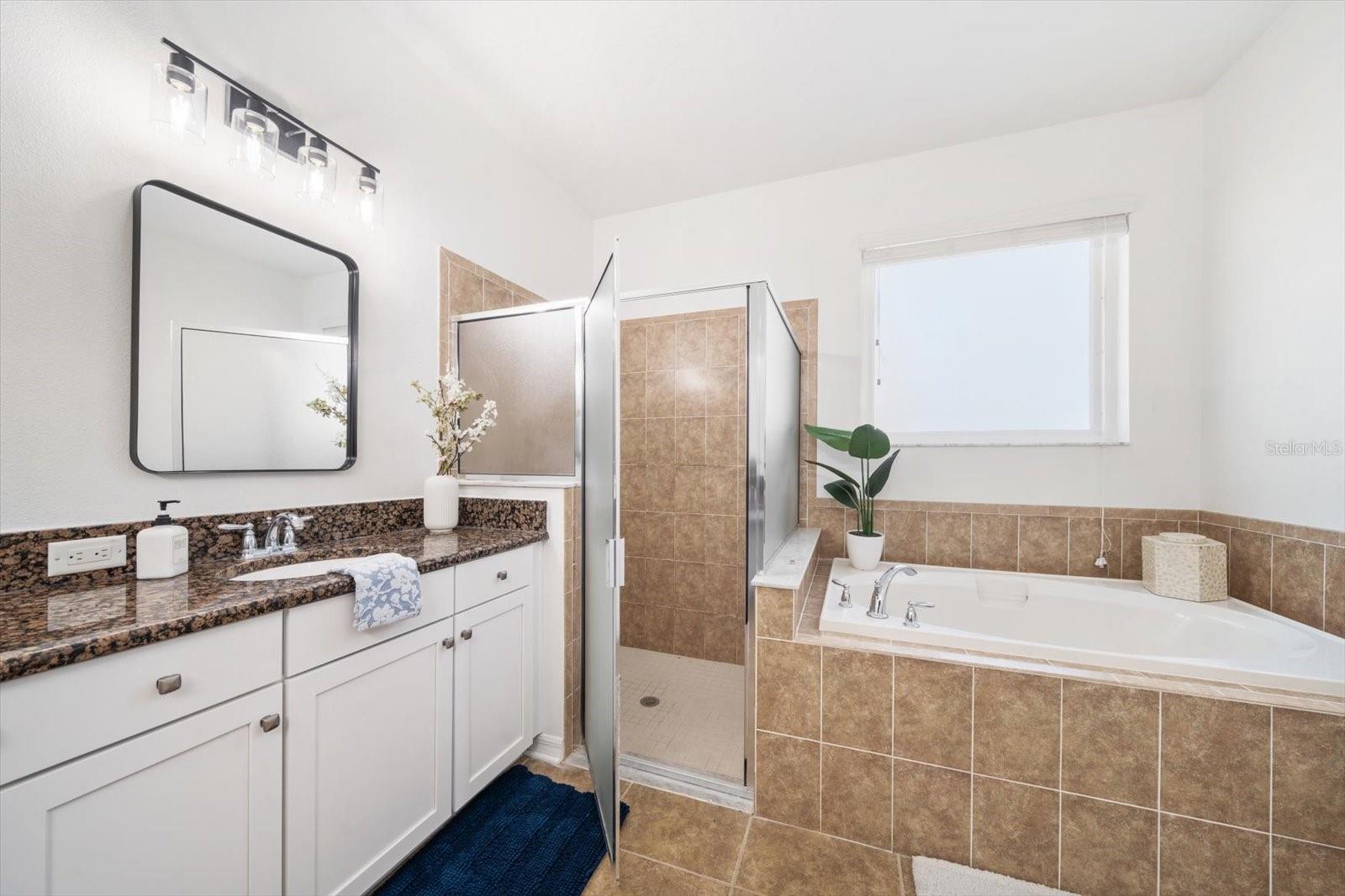 KENSINGTON ISLE - Residential