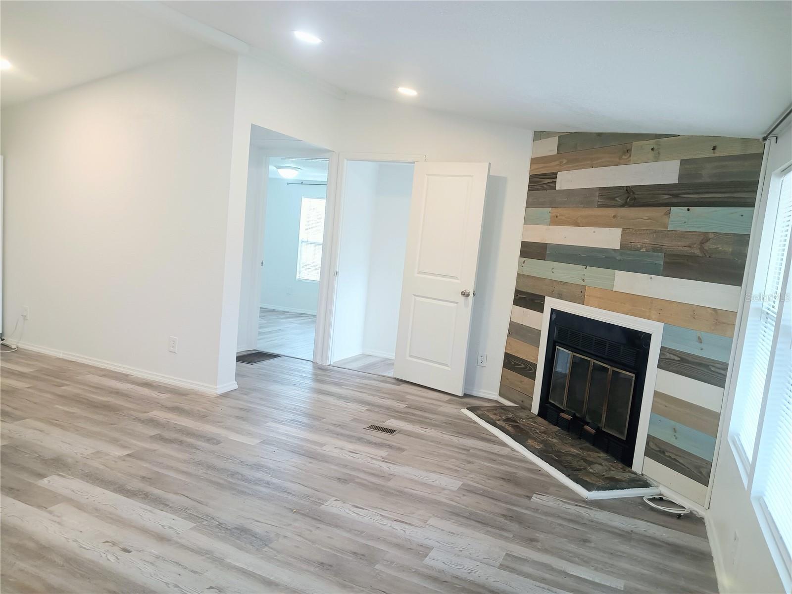 POTTERFIELD GARDEN ACRES UN 2 REPLAT BLK F LOT 2 - Residential