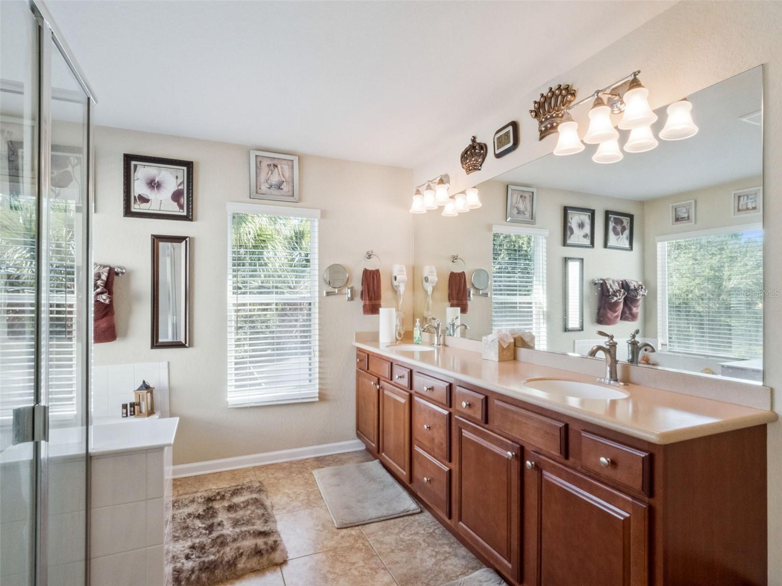 VILLAGEWALK/LK NONAB - Residential