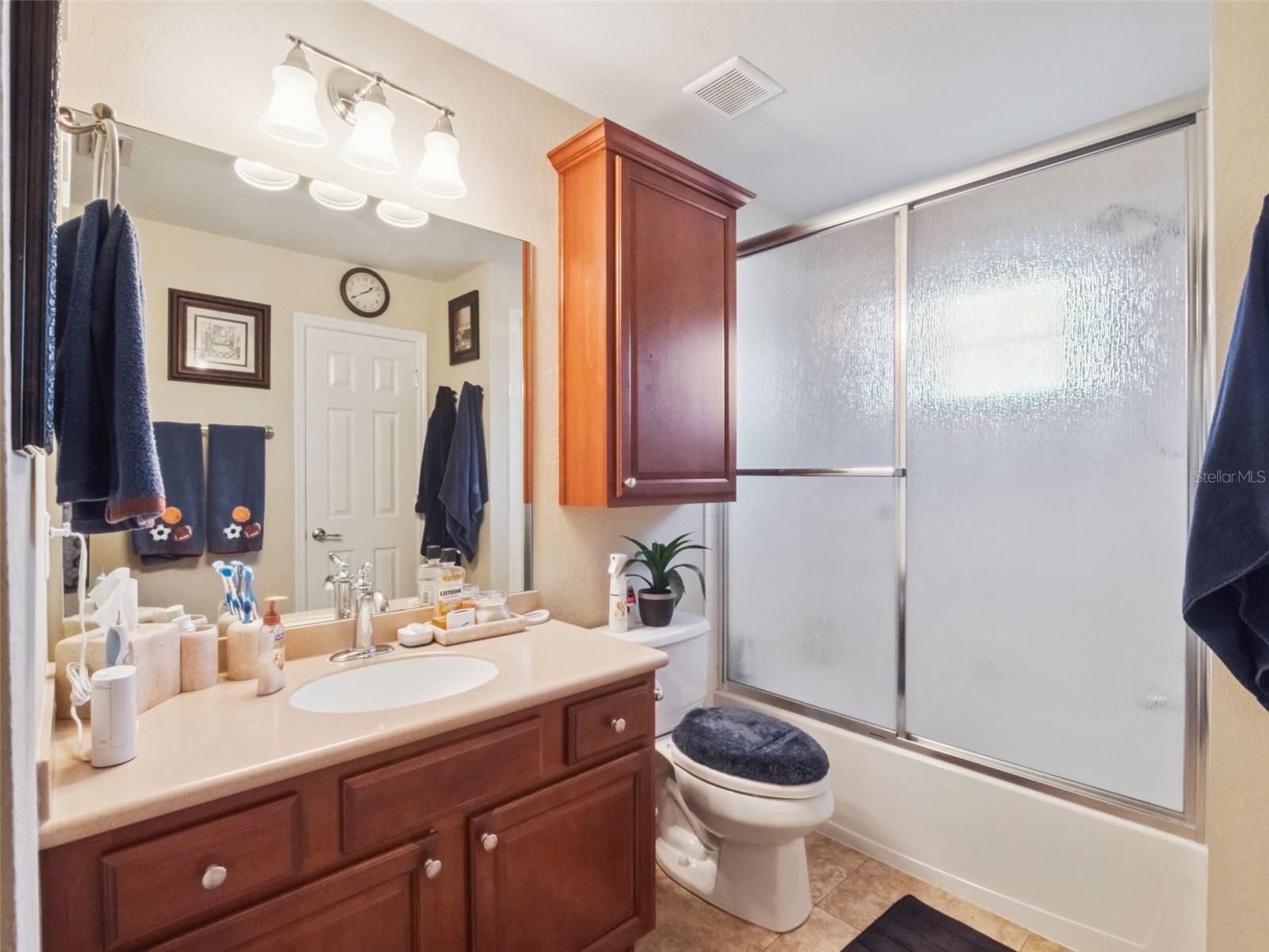 VILLAGEWALK/LK NONAB - Residential