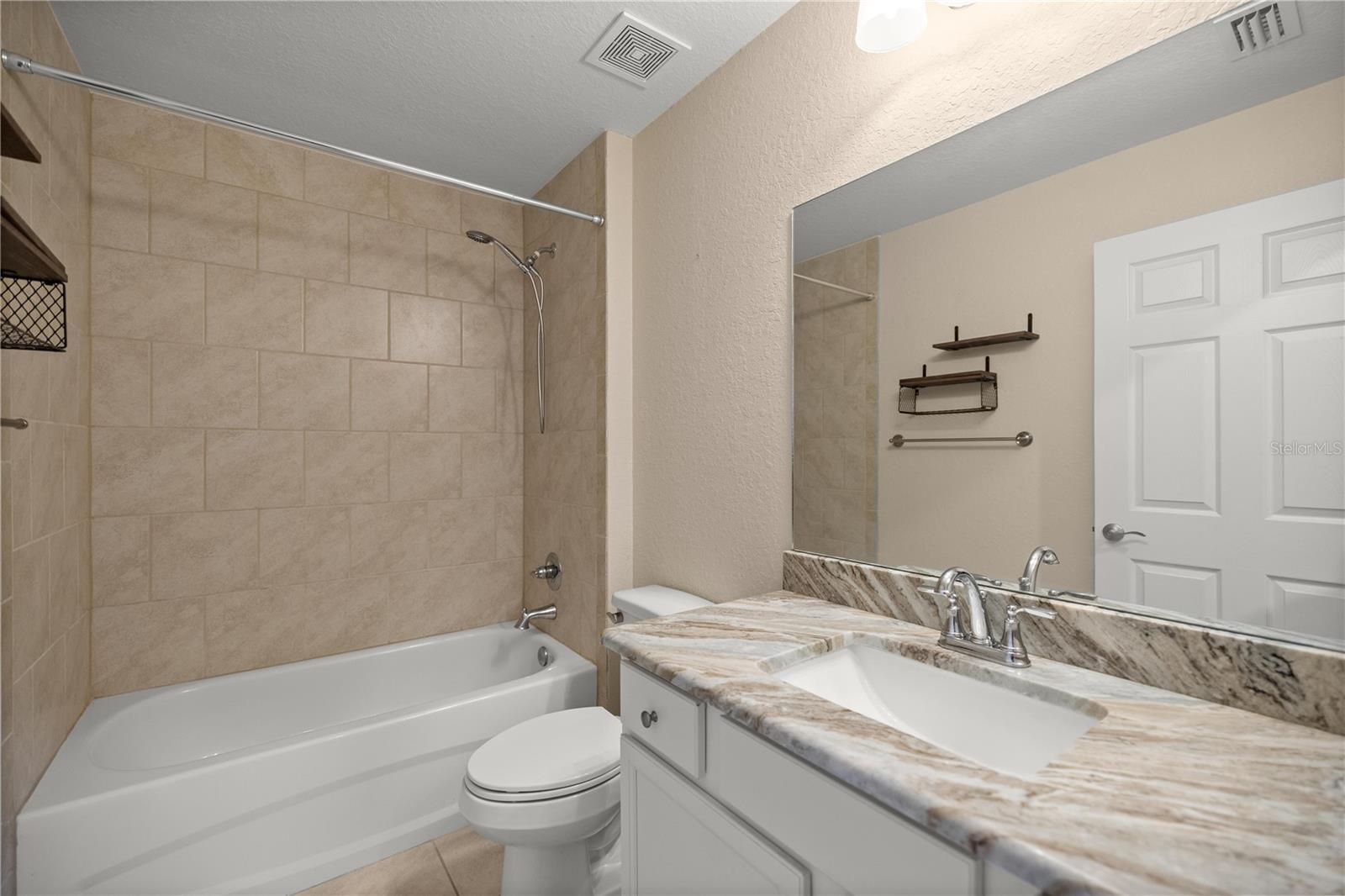 ROLLING HILLS UN 3 - Residential