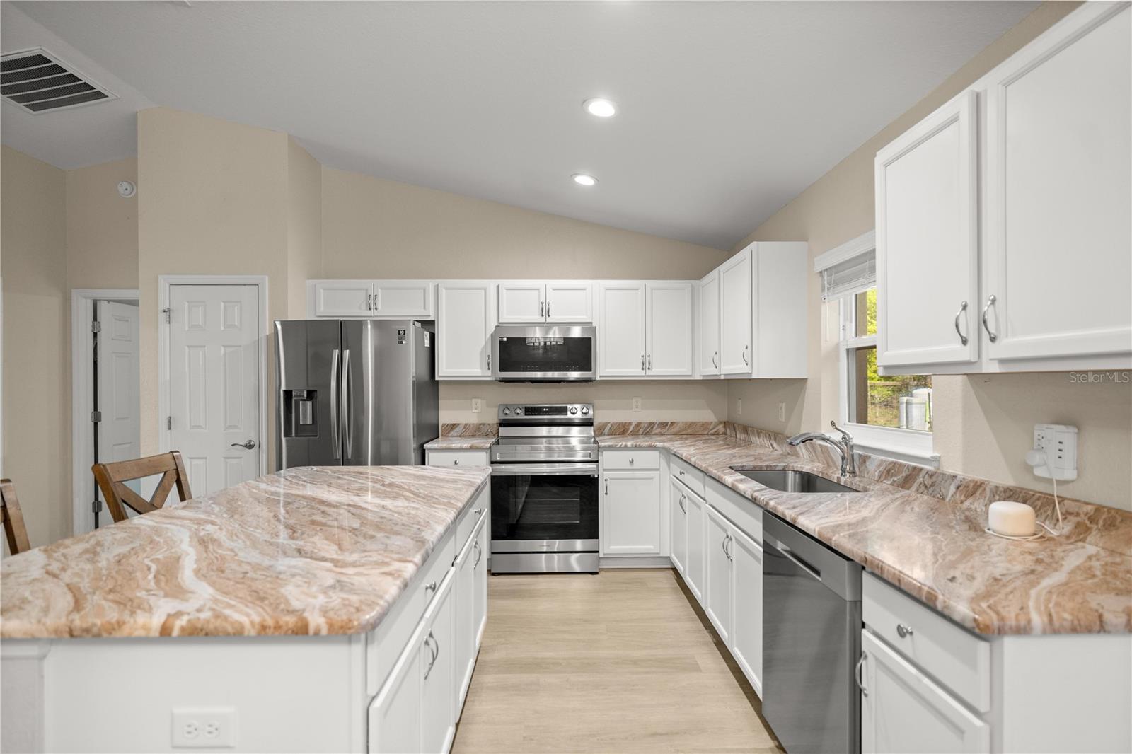 ROLLING HILLS UN 3 - Residential