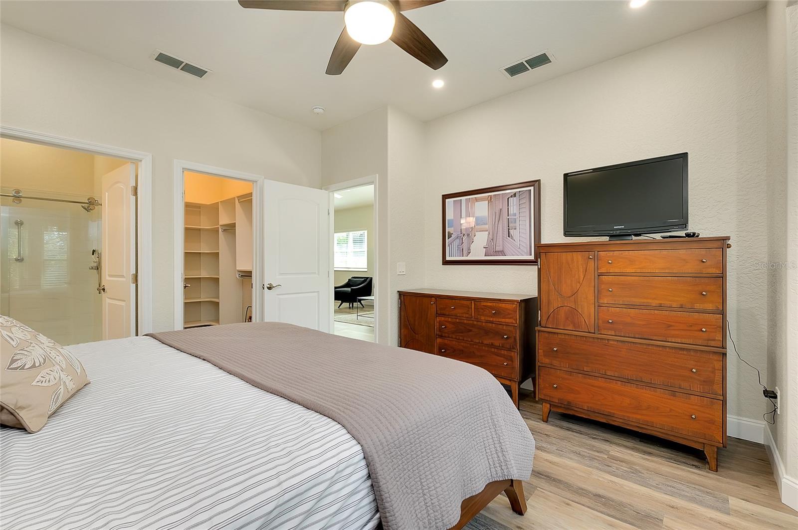 VENETIA PH 5 - Residential