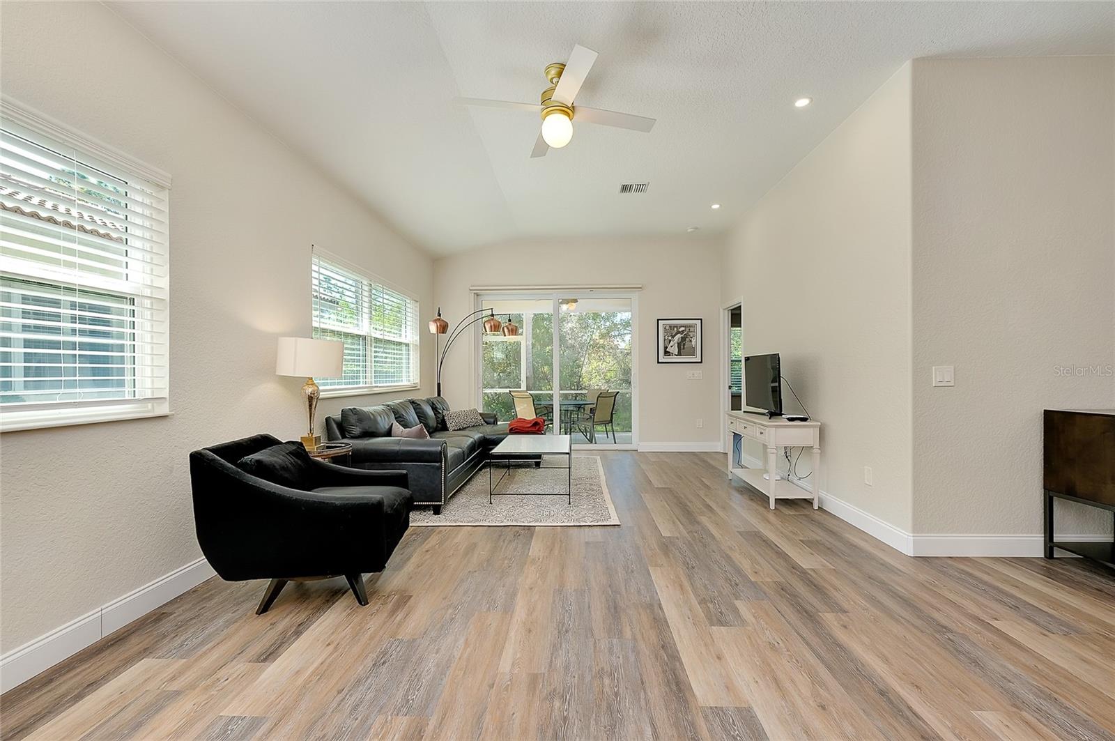 VENETIA PH 5 - Residential