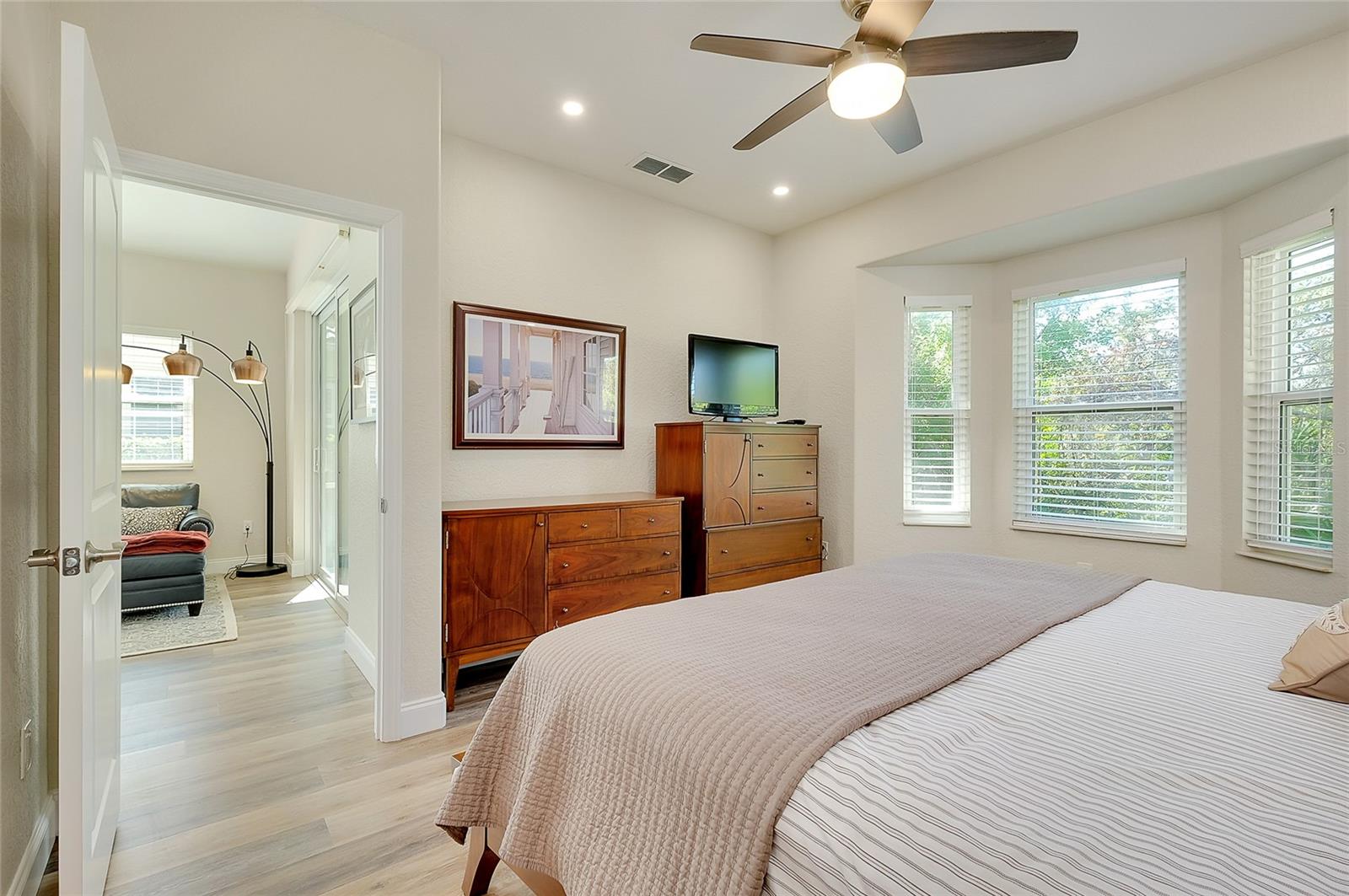 VENETIA PH 5 - Residential