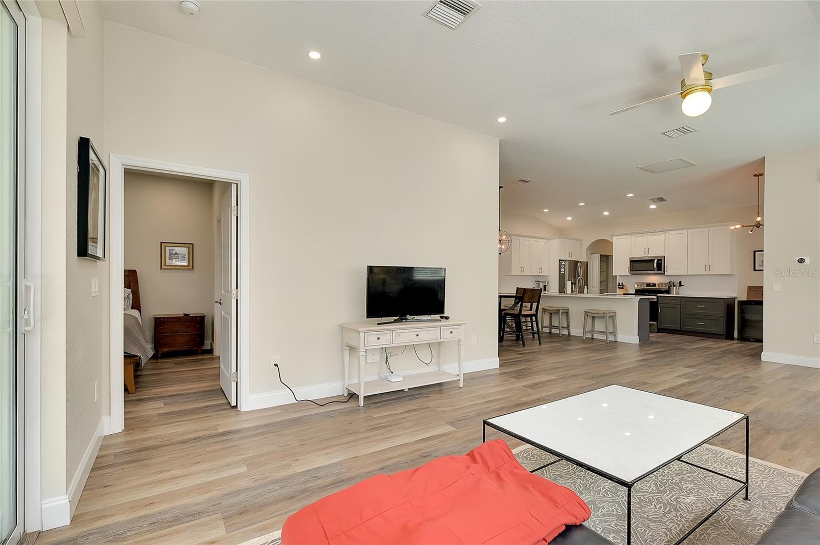 VENETIA PH 5 - Residential