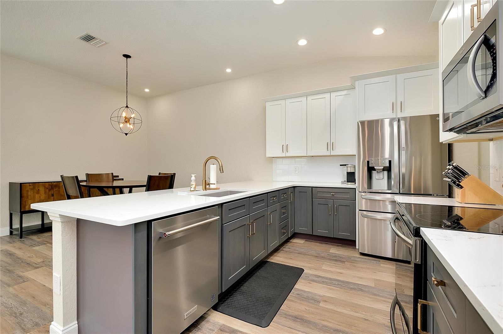 VENETIA PH 5 - Residential