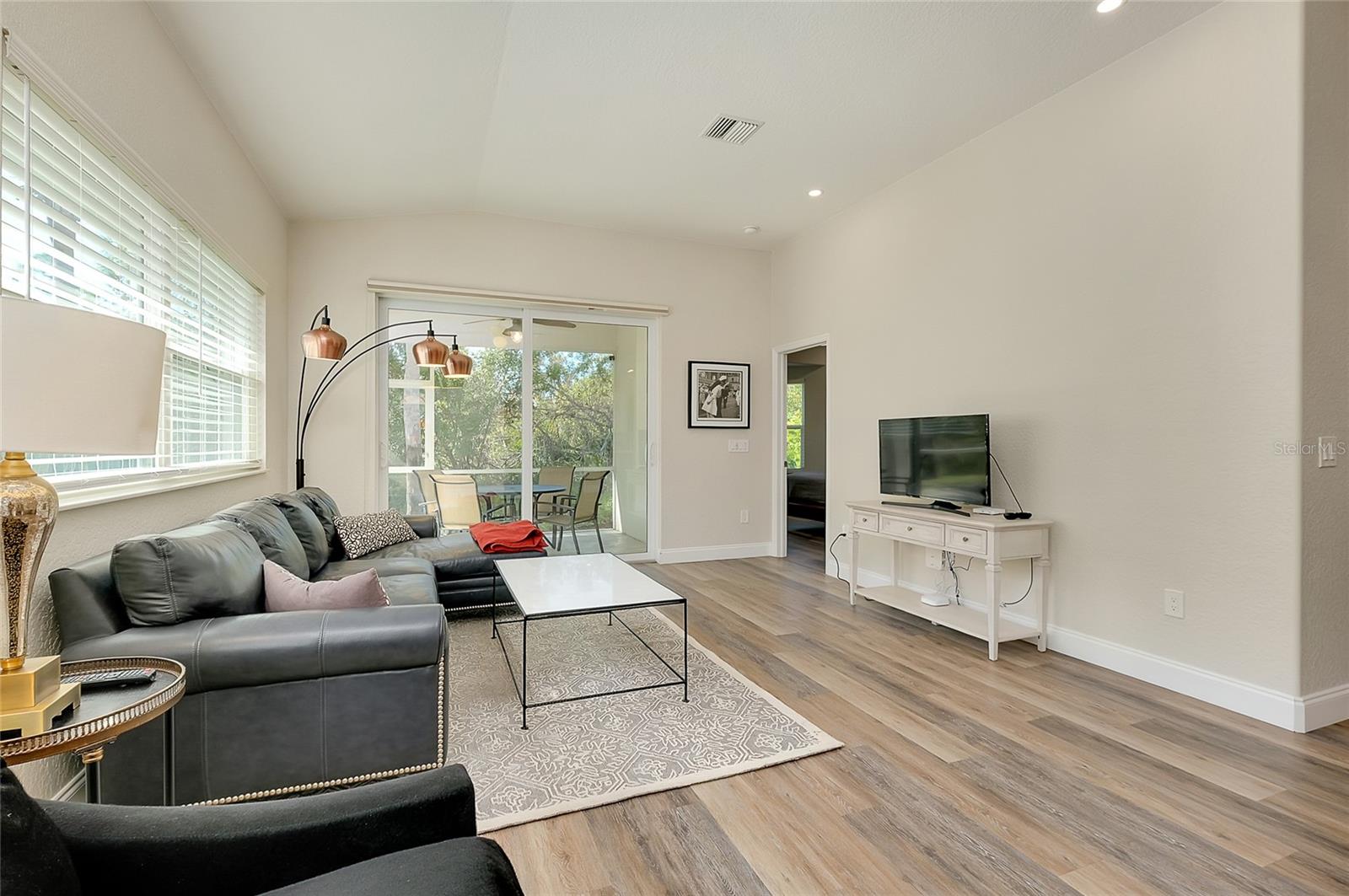 VENETIA PH 5 - Residential