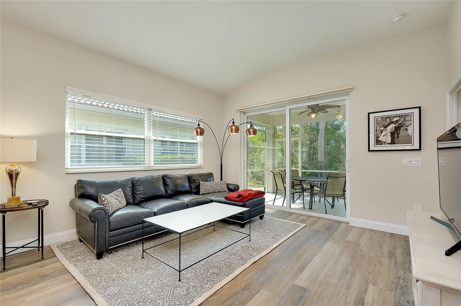 VENETIA PH 5 - Residential