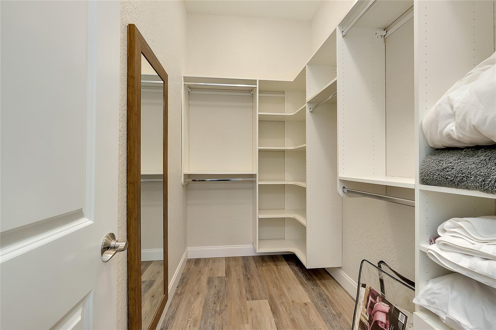 VENETIA PH 5 - Residential