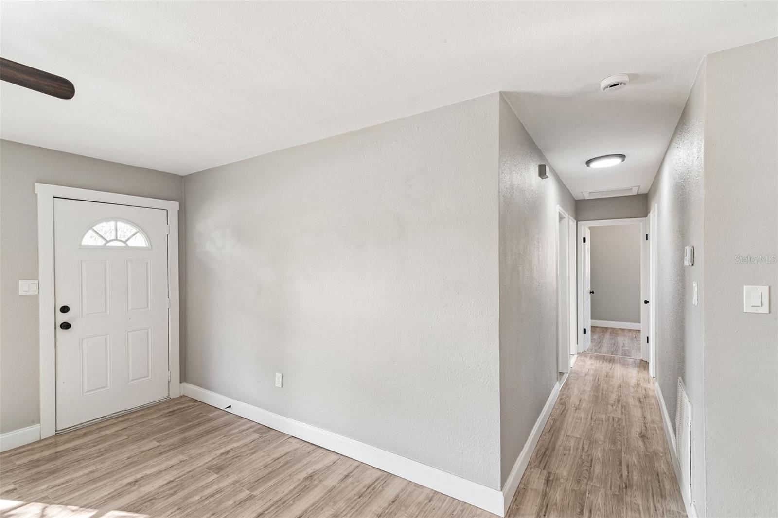 SOUTH LAKE VILLAGE SEC 01 - Residential