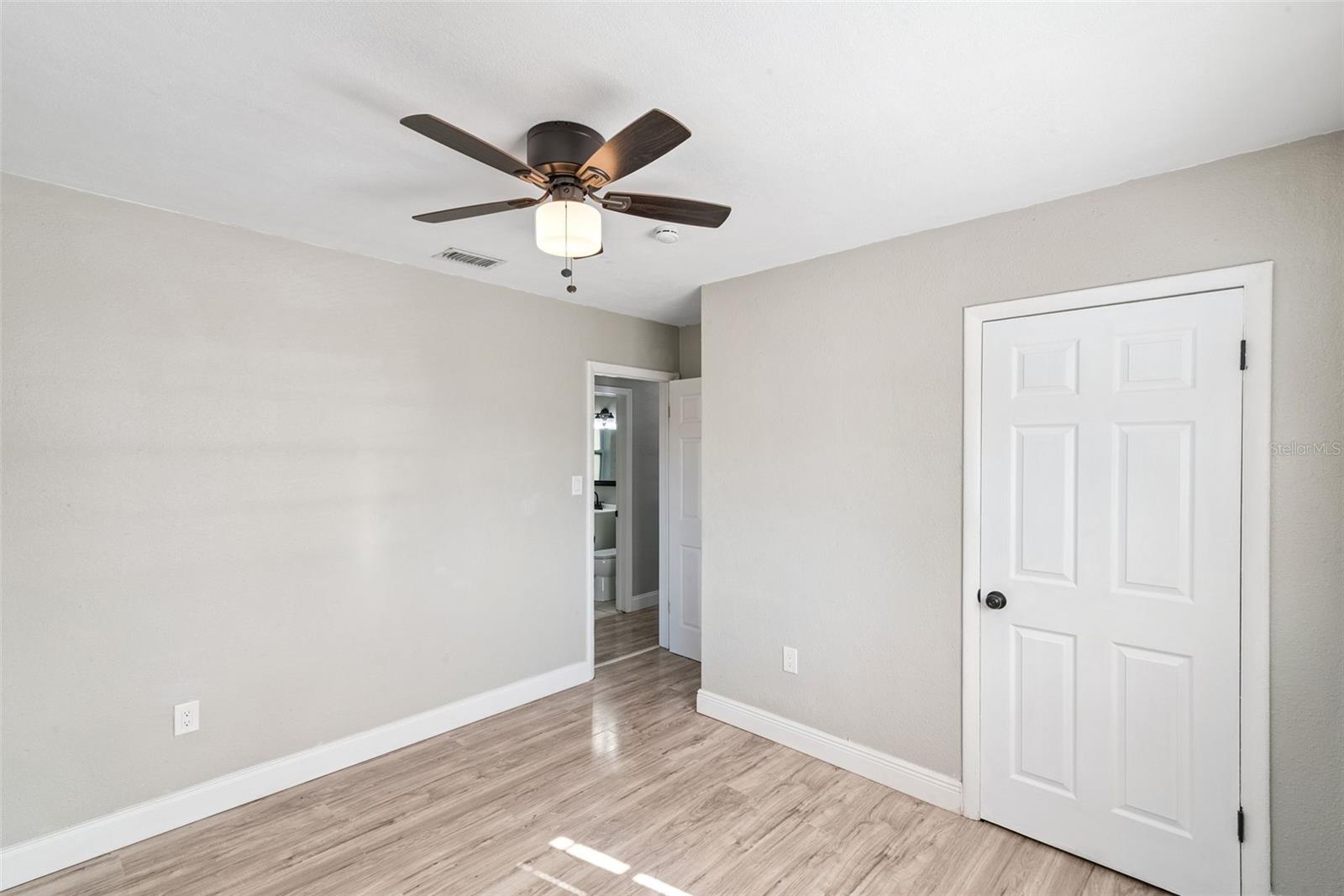 SOUTH LAKE VILLAGE SEC 01 - Residential