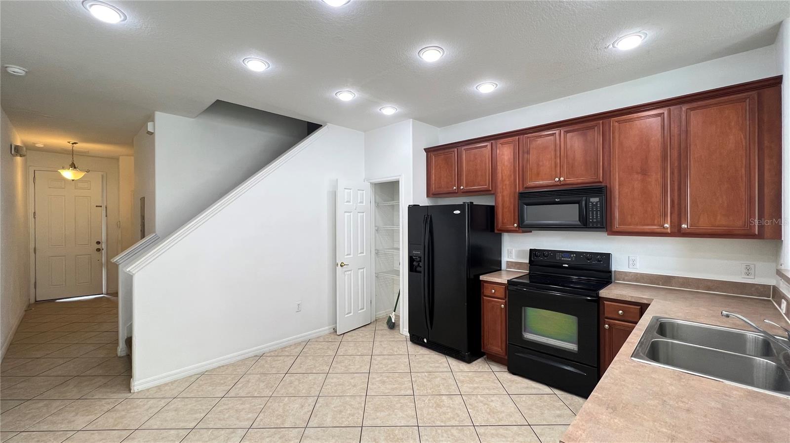 PARADISE CAY - Residential Lease