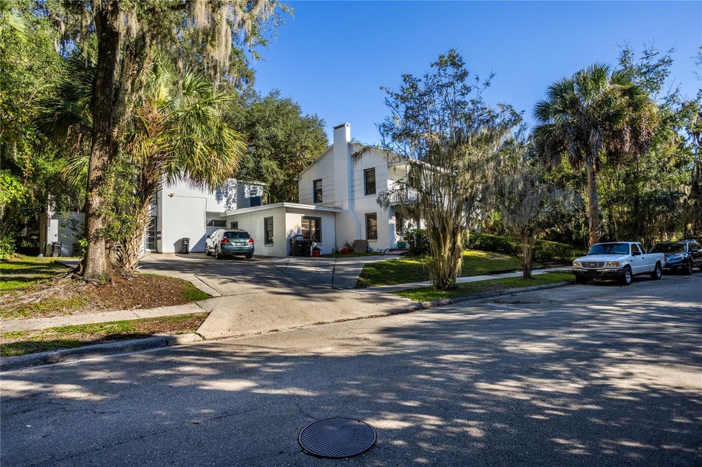Photo of 213 NE Blvd #213-215, Gainesville, FL 32601 (MLS # GC544176)