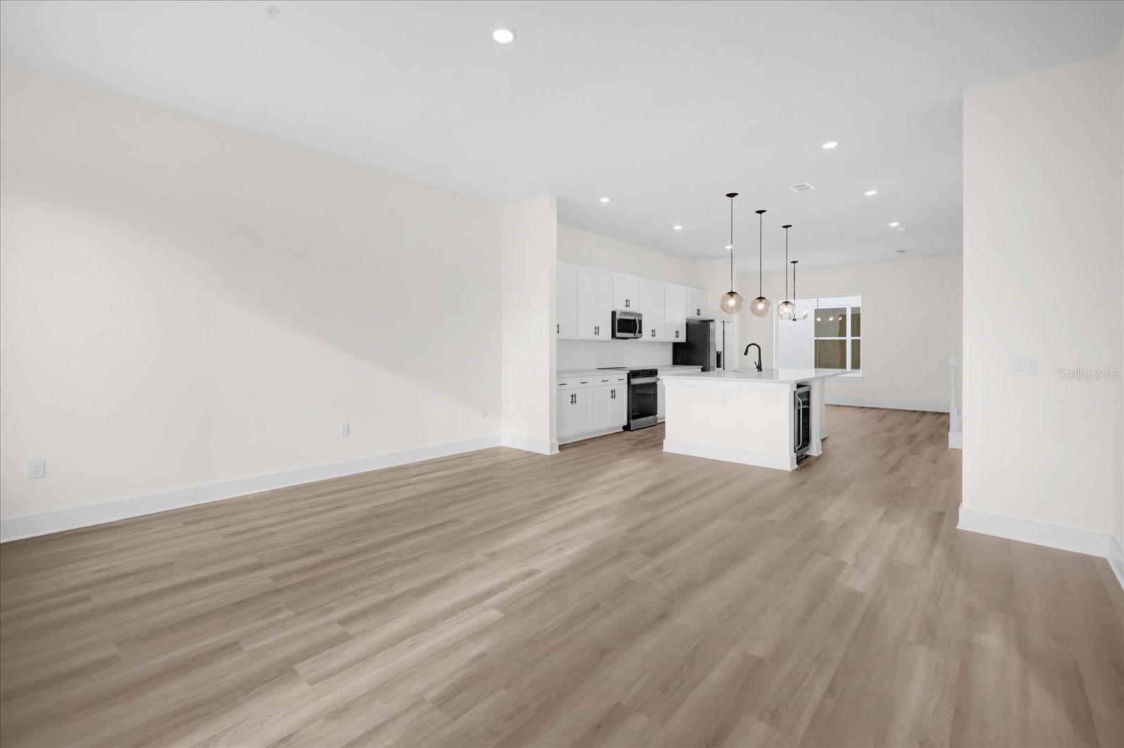 TOWNHOMES AT CITY PLACE - Residential Lease