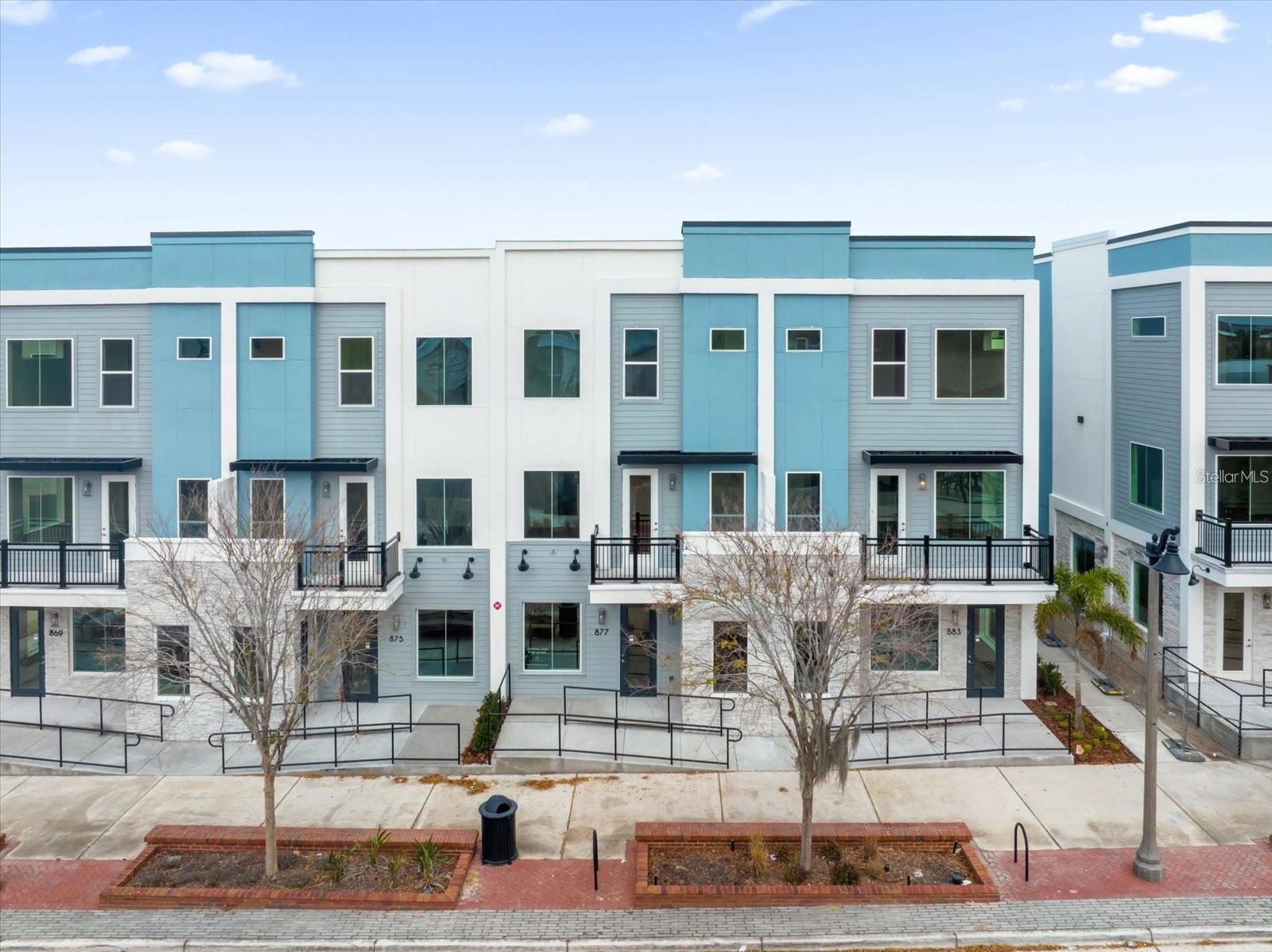TOWNHOMES AT CITY PLACE - Residential Lease