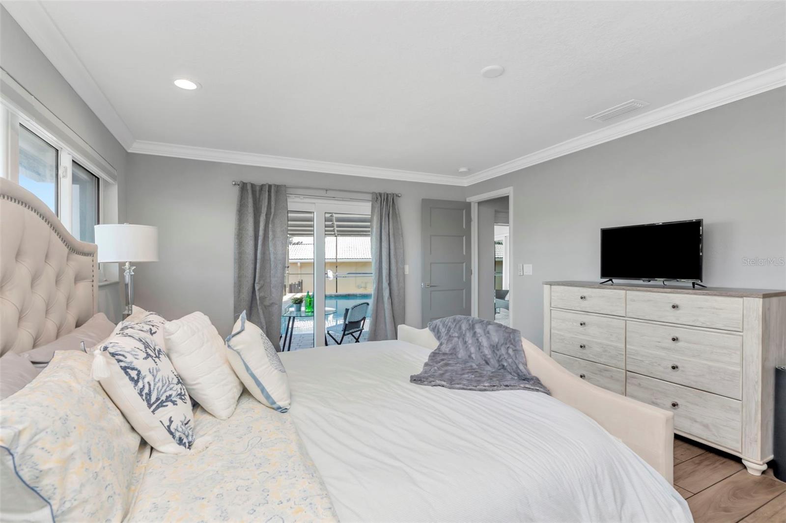 VENETIAN ISLES - Residential