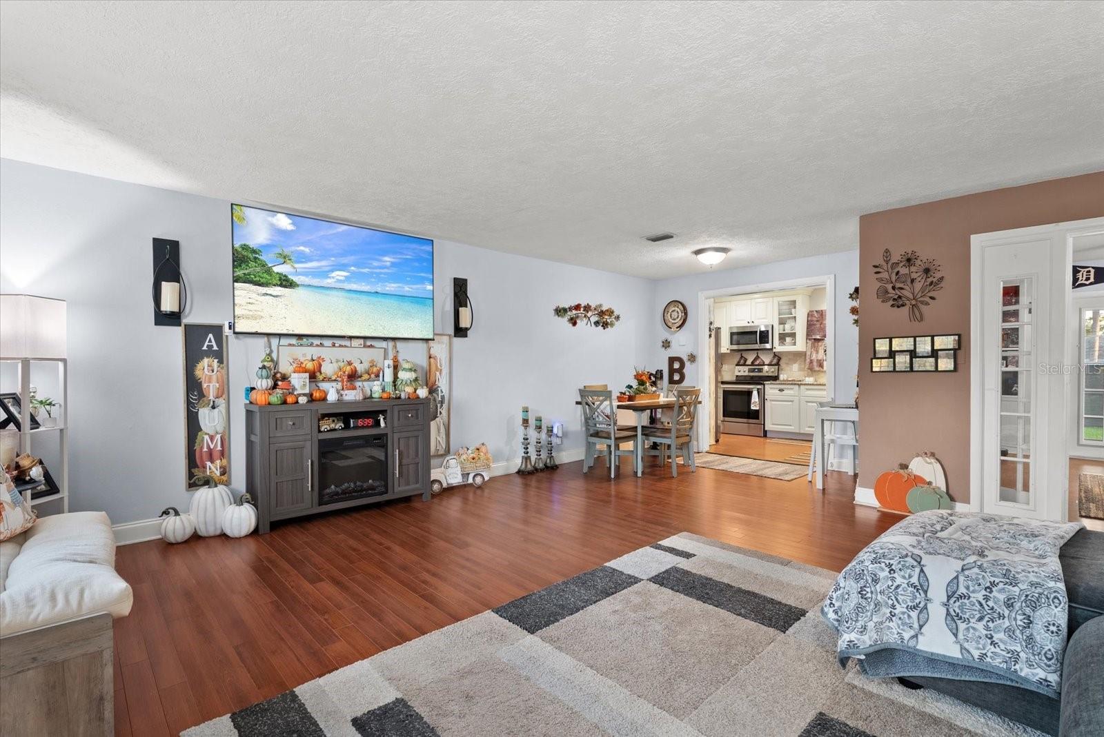 2212 CLARK AVENUE, BRADENTON, FL, 34207 4 2212 CLARK AVENUE