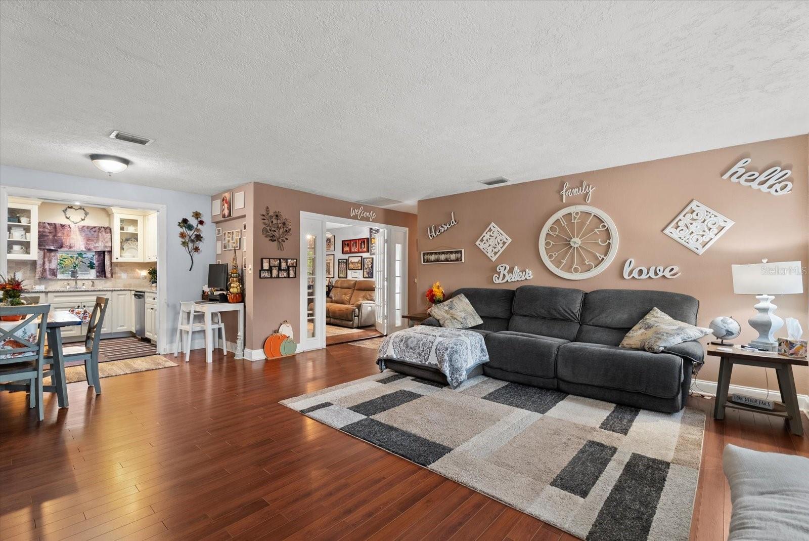 2212 CLARK AVENUE, BRADENTON, FL, 34207 2 2212 CLARK AVENUE