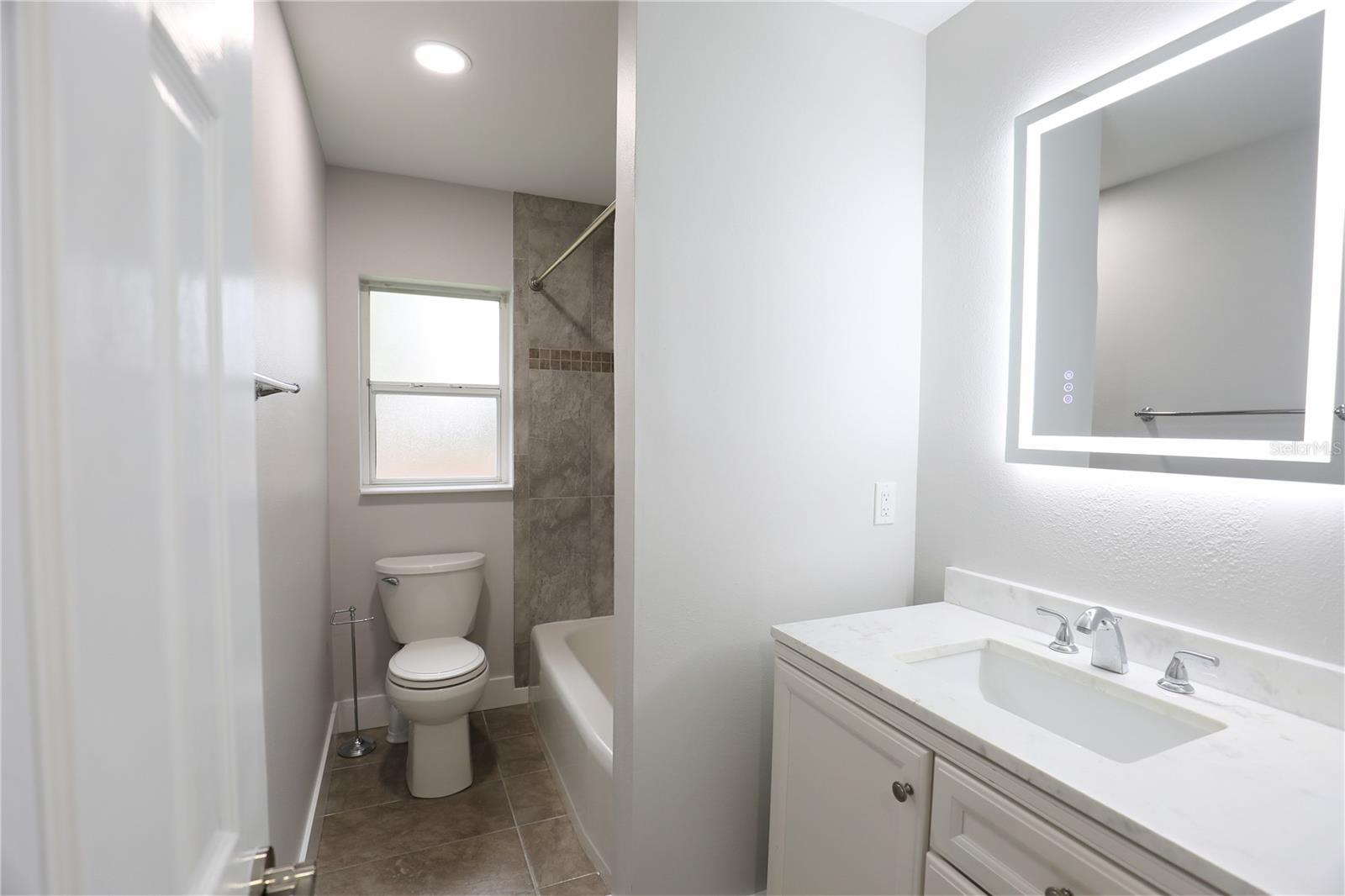 RENLEE TERRACE - Residential Lease