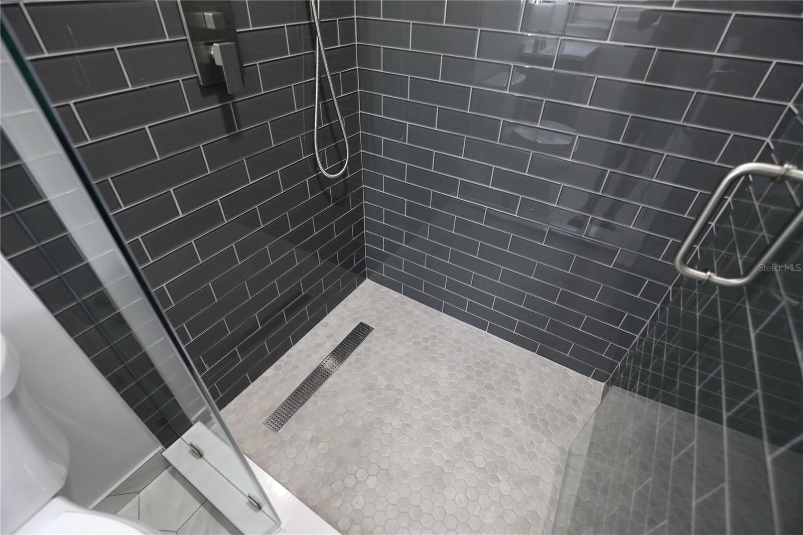 RENLEE TERRACE - Residential Lease