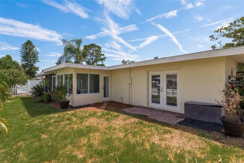 A home in PALM HARBOR