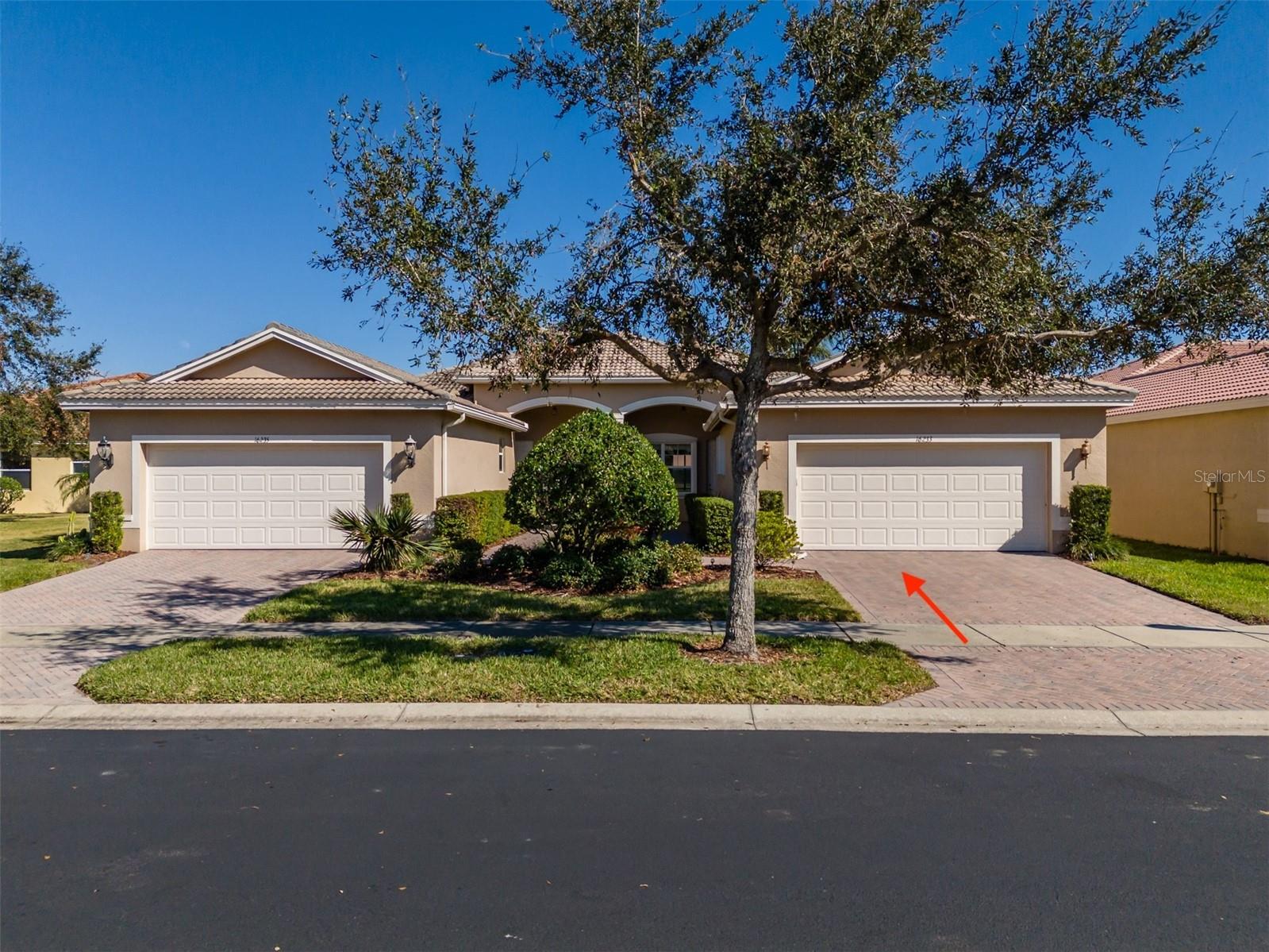 VALENCIA LAKES - Residential Lease