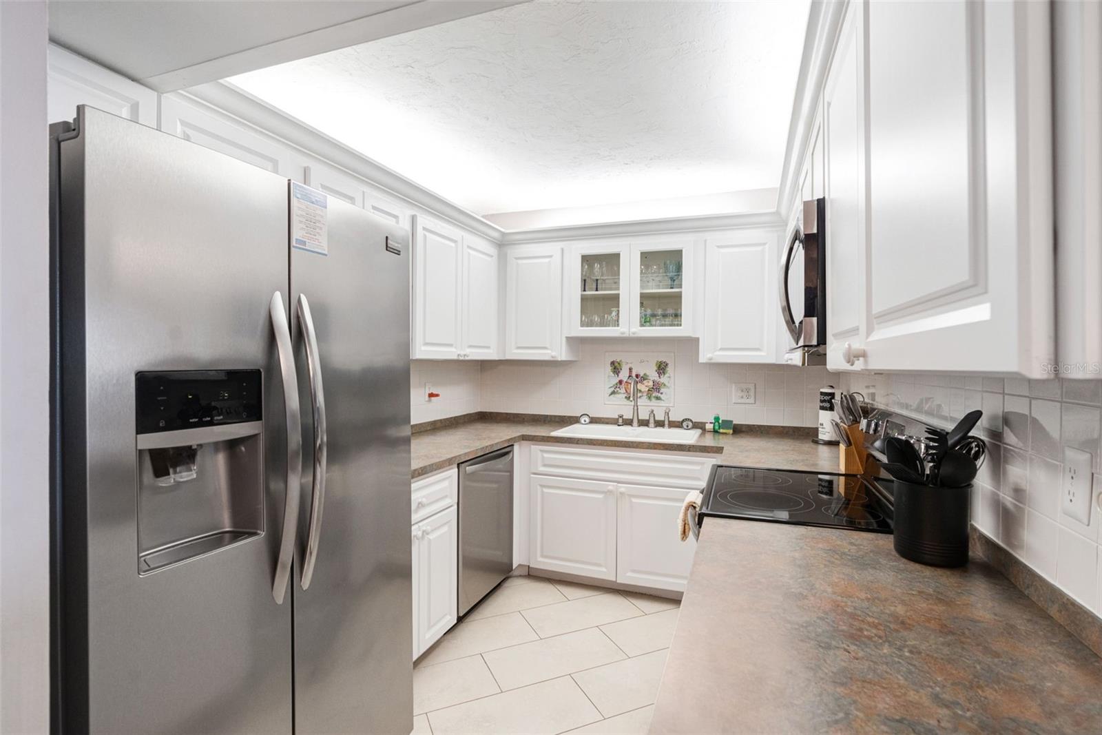 5855 MIDNIGHT PASS ROAD 611, SARASOTA, FL, 34242 3 5855 MIDNIGHT PASS ROAD 611